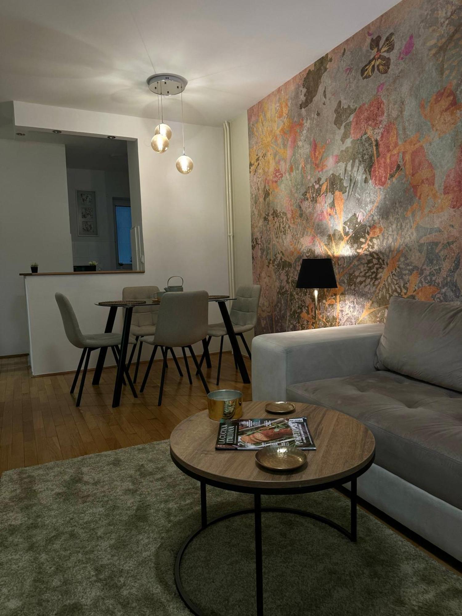 7 Emperors Central Suite Belgrado Exterior foto