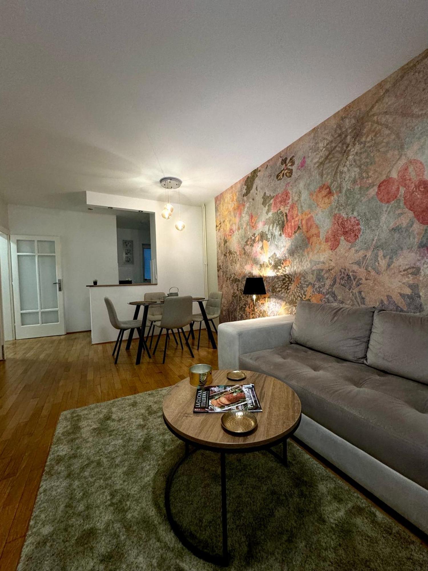 7 Emperors Central Suite Belgrado Exterior foto